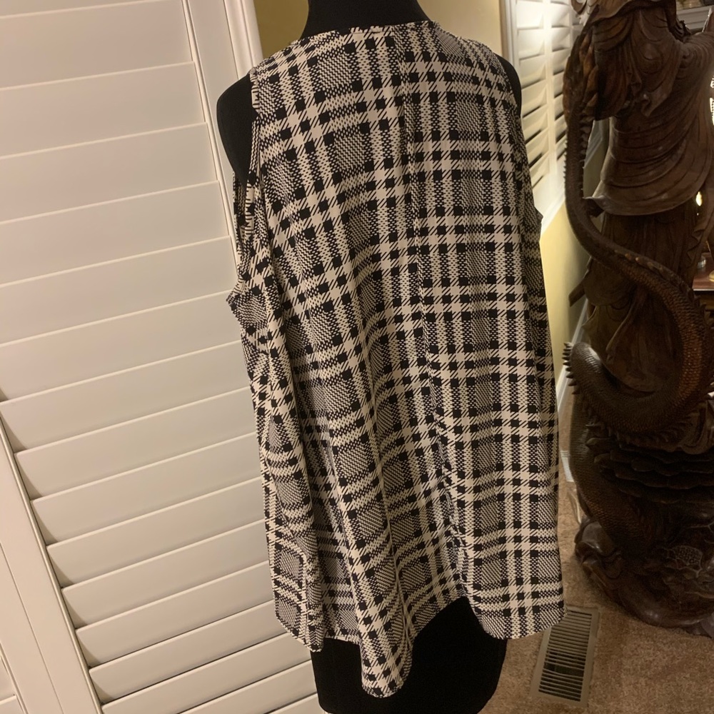 143 Story Black & Ivory Plaid Cold Shoulder Top M View 4